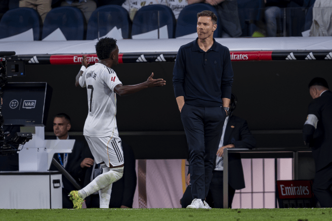 将帅不合!皇马更衣室乱了!佛爷出面调和,两亿起飞,双双失宠